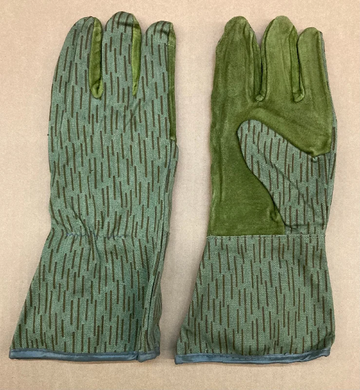 East German Military Camouflage Gloves