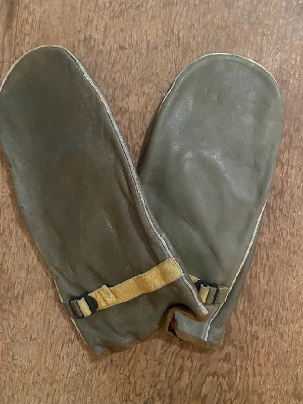 Surplus Canadian 1950's Leather Mitt