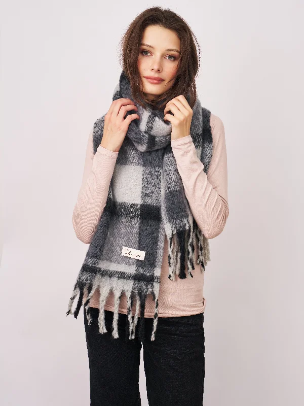 CHECK BRUSH TASSEL SCARF - BLACK